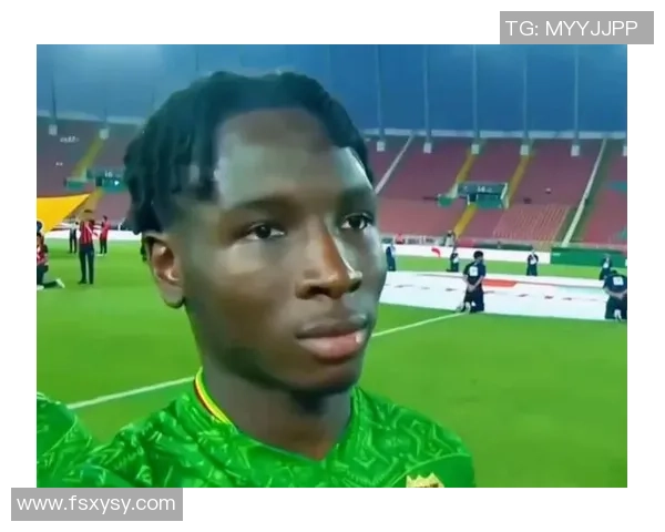 搞笑模仿足球明星过人技巧大比拼让你捧腹大笑的精彩瞬间