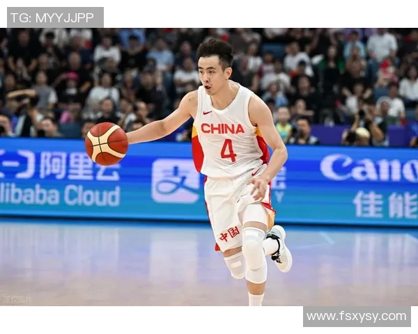 明星与足球明星亲密合影视频大揭秘精彩瞬间尽在其中不容错过